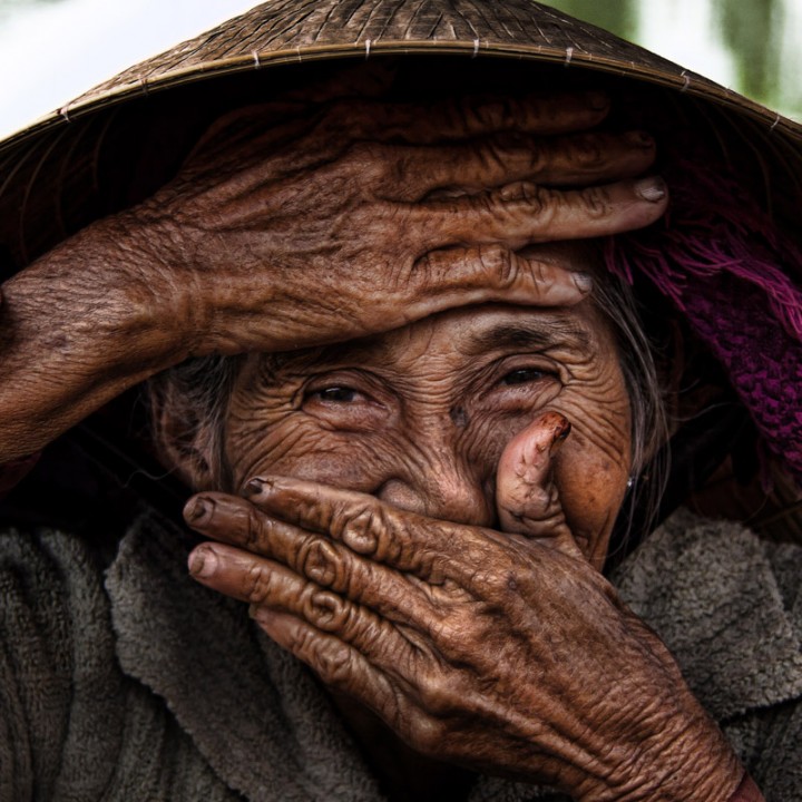 Hidden Smile - Nụ cười ẩn giấu